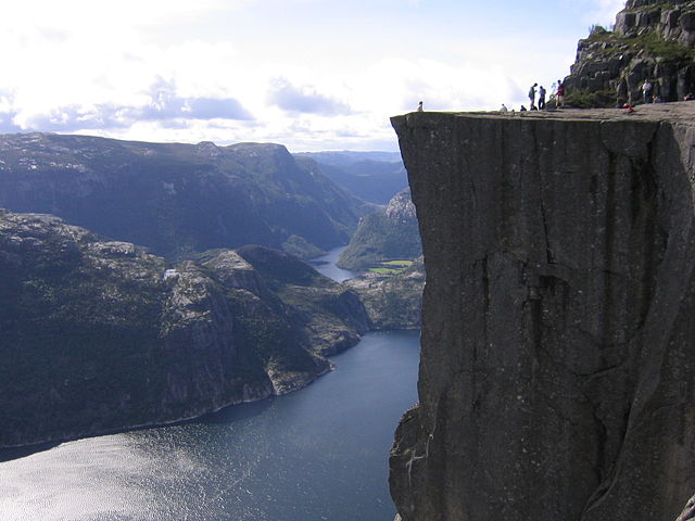 640px-Norway_Preikestolen.jpg