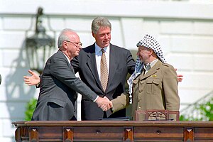 300px-Bill_Clinton%2C_Yitzhak_Rabin%2C_Yasser_Arafat_at_the_White_House_1993-09-13.jpg