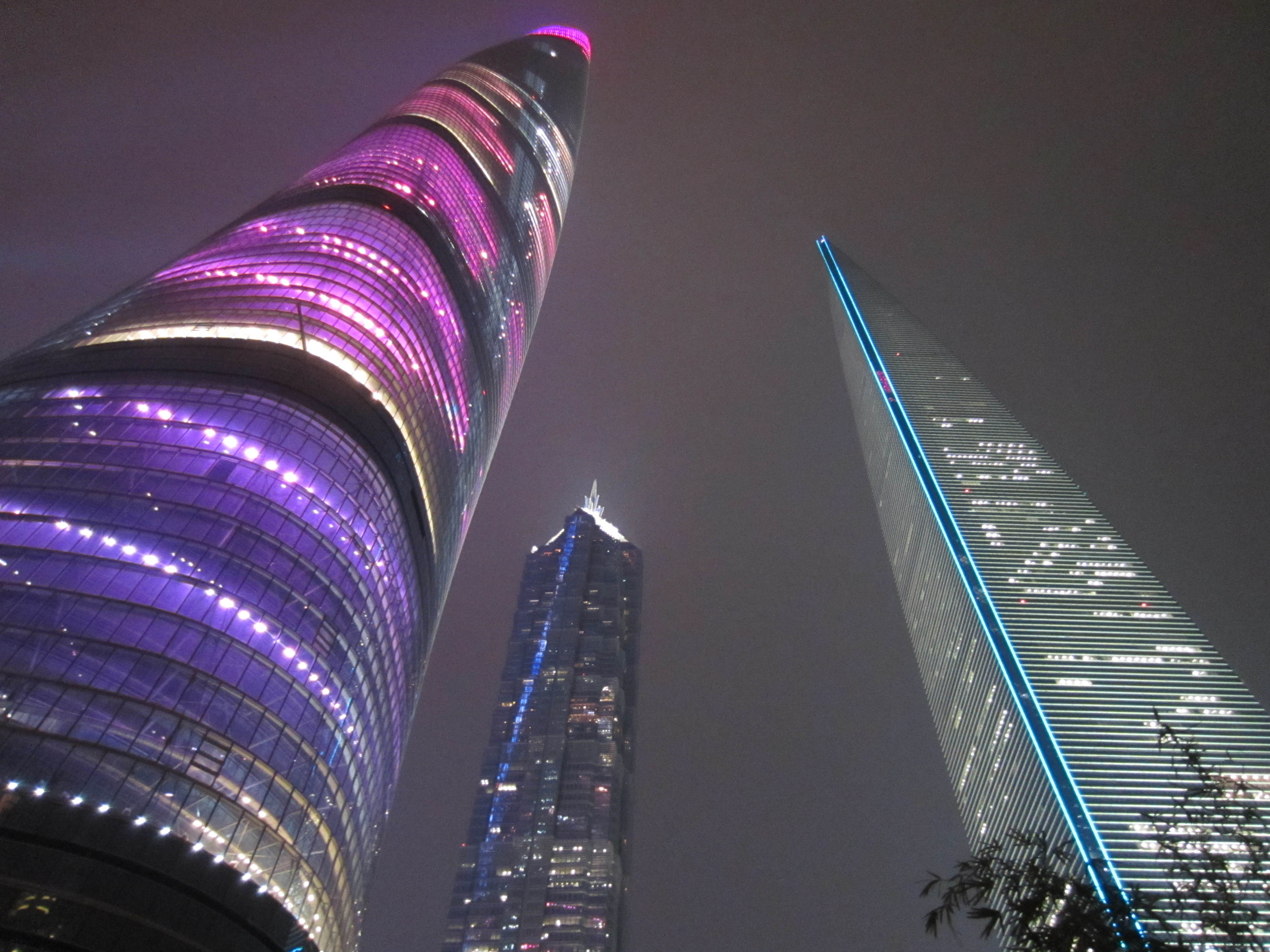 shanghai-tower-view-from-ground-level-to-top.jpg